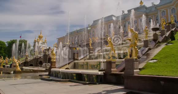 大瀑布喷泉俄罗斯圣彼得堡视频的预览图