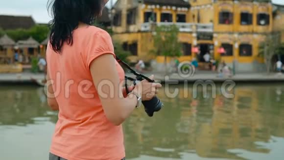 有魅力的女人拍照视频的预览图