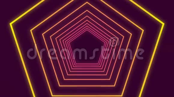 暗紫色背景上带有聚光灯的扭曲六角形轮廓隧道视频的预览图
