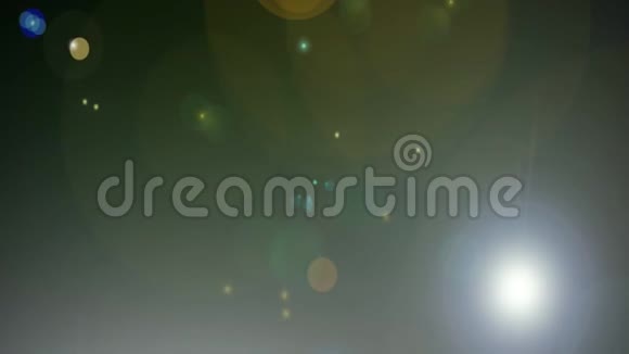 漂浮在绿色背景上的星星的粒子动画视频的预览图