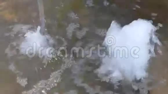 泡泡喷泉视频的预览图