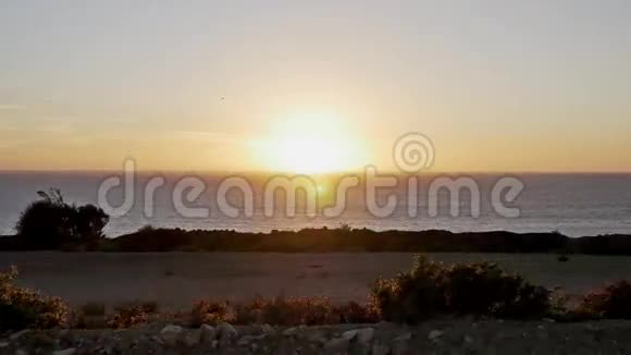 日落移动海景4K视频的预览图