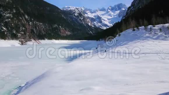 白雪皑皑的歌索湖奥地利歌索视频的预览图