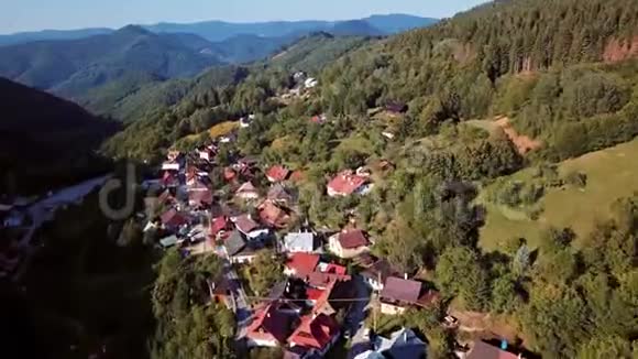 飞越斯帕尼亚多利纳村斯洛伐克视频的预览图