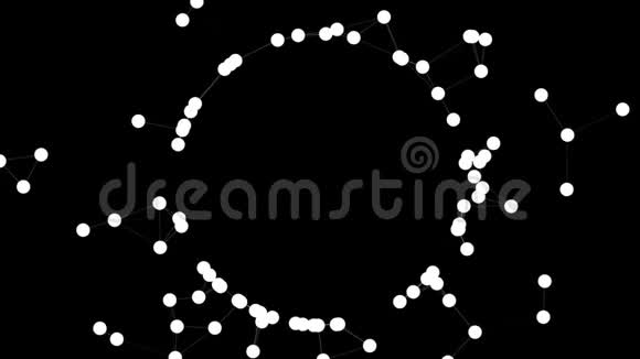 抽象的白色项链被撕开一些珍珠漂浮在黑色上视频的预览图