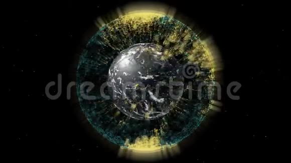 世界与城市的联系照亮了地球上明亮的黄灯旋转着视频的预览图
