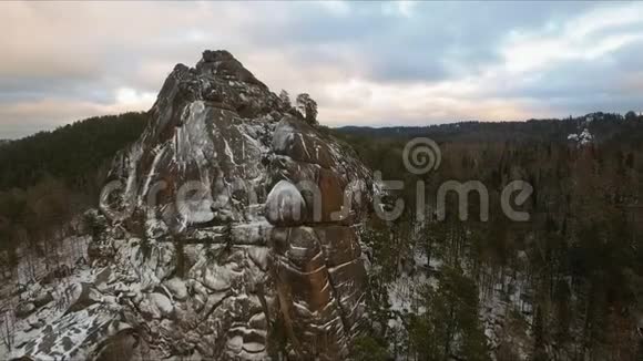 西伯利亚保护区的高岩石视频的预览图