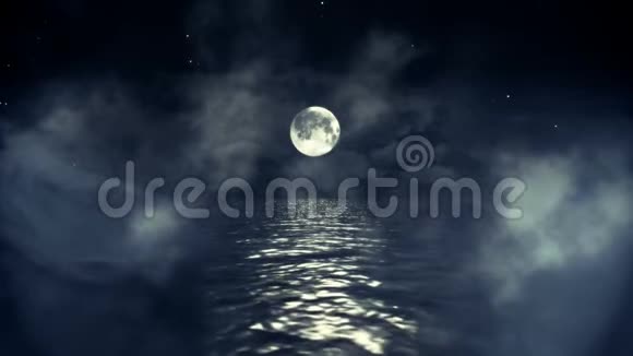 海洋和满月在无缝环的星夜视频的预览图