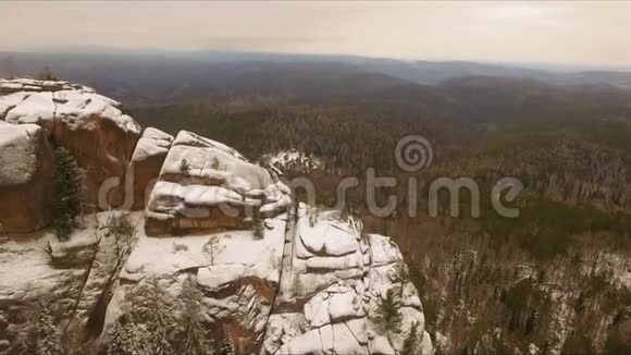 西伯利亚保护区的高岩石视频的预览图