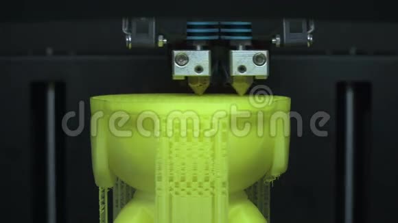 3D打印机的打印过程视频的预览图