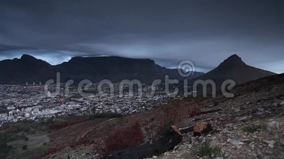 俯瞰南非开普敦的桌山图片视频的预览图