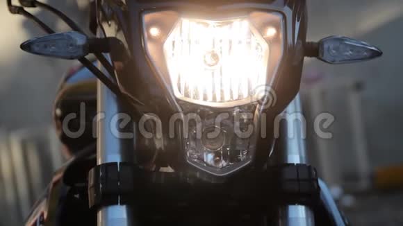摩托车及其机组视频的预览图