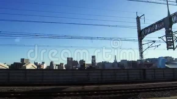 从日本的火车或铁路到城市视频的预览图