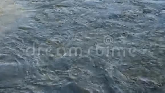 水的纹理与大理石图案的痕迹移动渡船视频的预览图