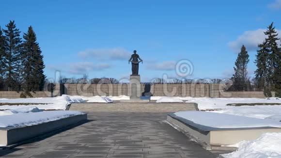 第二次世界大战列宁格勒皮斯卡雷夫斯科耶墓地视频的预览图