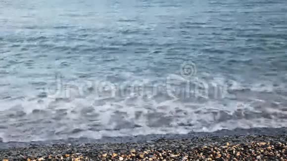 温柔的波浪视频的预览图