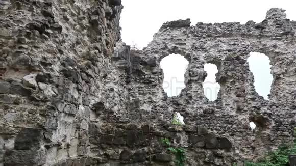 乌克兰Seredne村中世纪城堡遗址视频的预览图