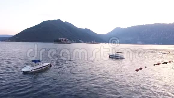 黑山科托湾的戈斯帕岛天线视频的预览图