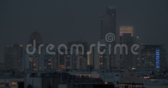 以色列黄昏中的特拉维夫城市景观视频的预览图