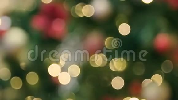 带有圣诞树和灯光的特写背景视频的预览图