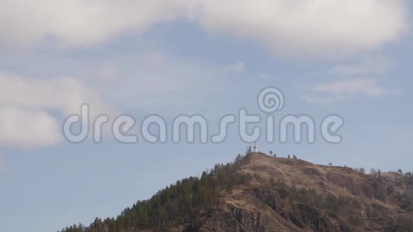 云长在山上教堂在顶部时间流逝视频的预览图