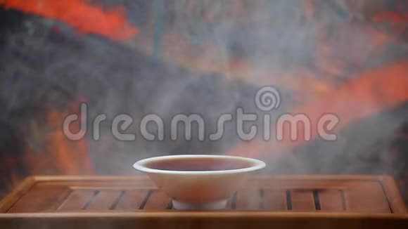 中国红茶杯竹桌高清镜头视频的预览图