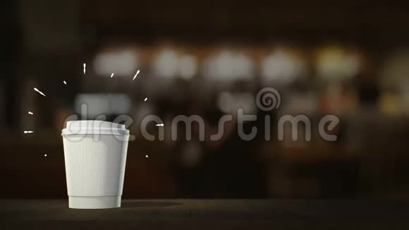 白色咖啡杯与咖啡和鸡尾酒出现在无限循环在酒吧柜台桌架上有运动图形视频的预览图