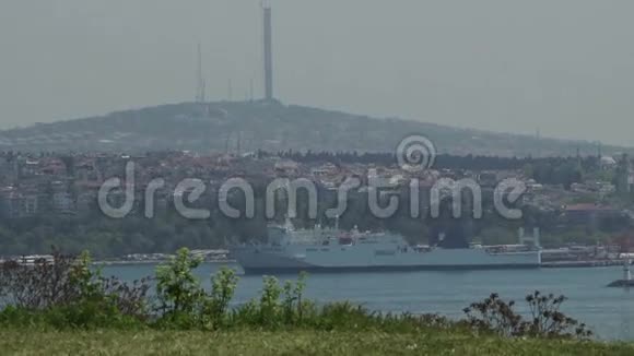 博斯普鲁斯港城市景观大船视频的预览图