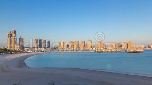 从卡塔尔多哈的Katara海滩时间推移到珍珠视频的预览图