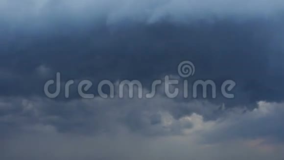 云和闪电和雨视频的预览图