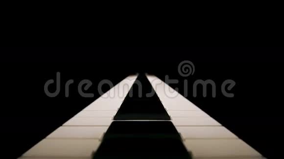 镜像钢琴键盘视频的预览图