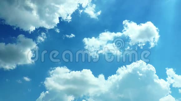 云移过天空视频的预览图