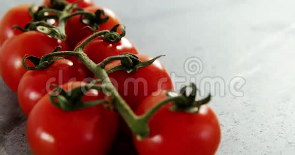 樱桃番茄和菜刀视频的预览图