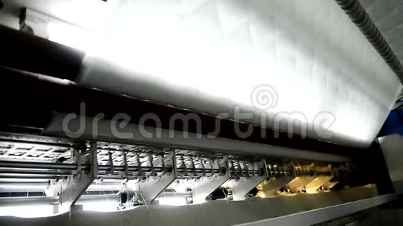 工厂室内骨科床垫缝合织物视频的预览图