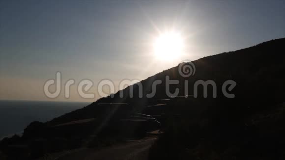 从葡萄牙塞图巴尔的阿拉比达山脉看日落视频的预览图