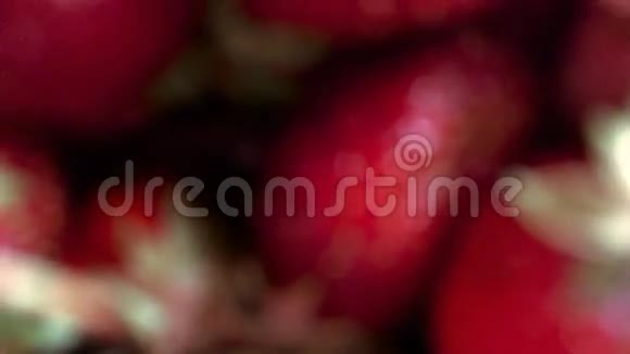 最美味的红色草莓视频的预览图