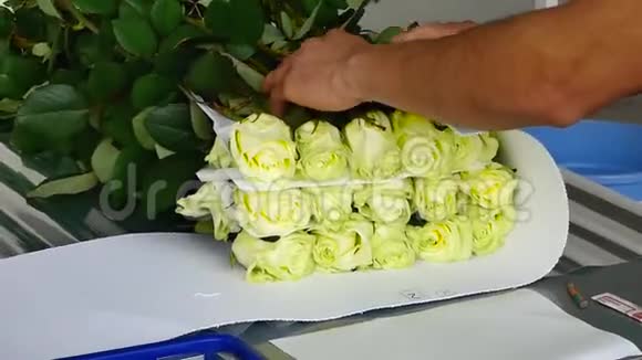 鲜花包装工艺视频的预览图