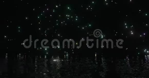 夜晚用星星和海洋渲染场景视频的预览图