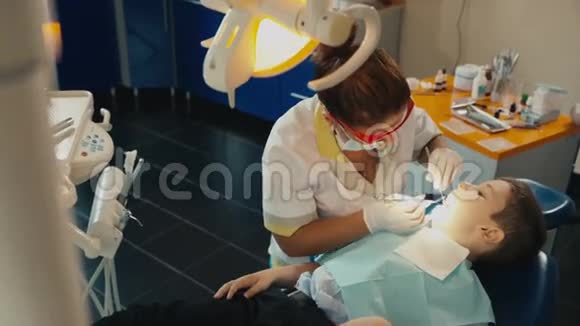 小孩子去看牙医视频的预览图