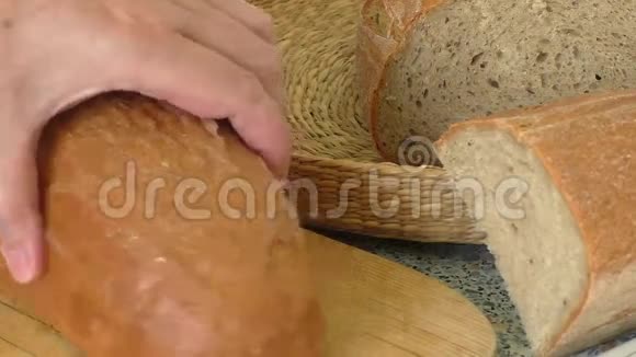 面包和面包片视频的预览图