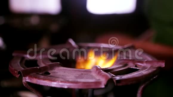 煤气燃烧炉子燃烧时天然气发炎视频的预览图