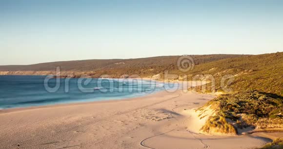 西澳亚林格的Injidup海滩日落时间视频的预览图