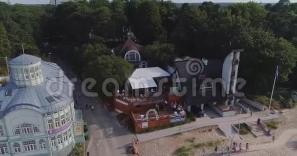 Jurmala海上无人驾驶飞机空中海滩飞行夏季婚礼拉脱维亚酒店水民云视频的预览图