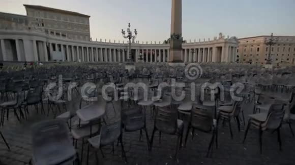梵蒂冈城圣彼得大教堂主广场的弥撒视频的预览图