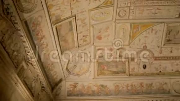 意大利罗马圣天使城堡的天花板壁画视频的预览图