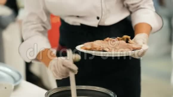 烧烤羊肉酱厨师视频的预览图