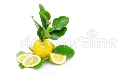 柠檬在旋转视频的预览图