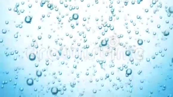 美丽的水气泡上升水下蓝泡泡可循环三维动画高清1080视频的预览图