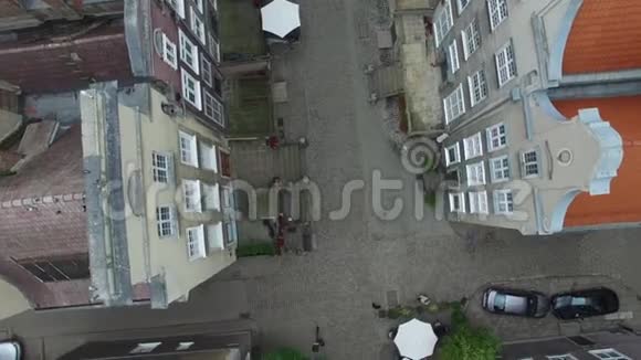 中世纪街道玛丽在GdaASK波兰2016年7月空中镜头AERIALFOOTAGE视频的预览图