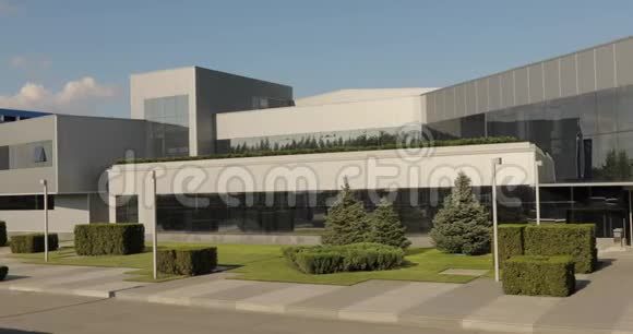 现代工厂外部现代工厂外部现代工厂全景带大玻璃窗的建筑现代视频的预览图